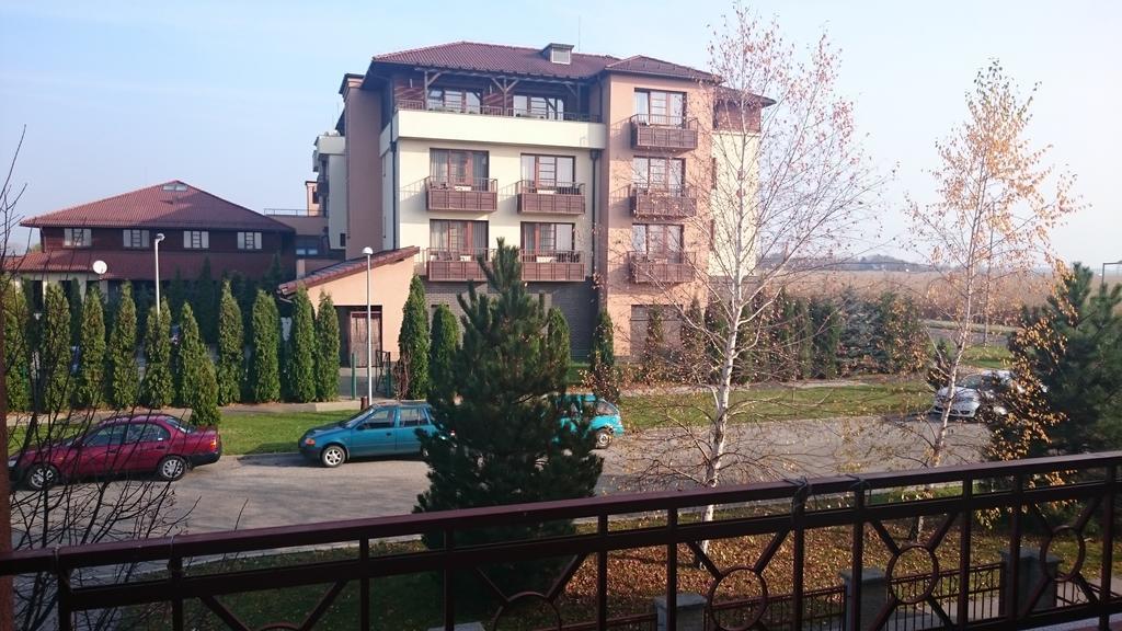 Reka Apartman Bük Стая снимка